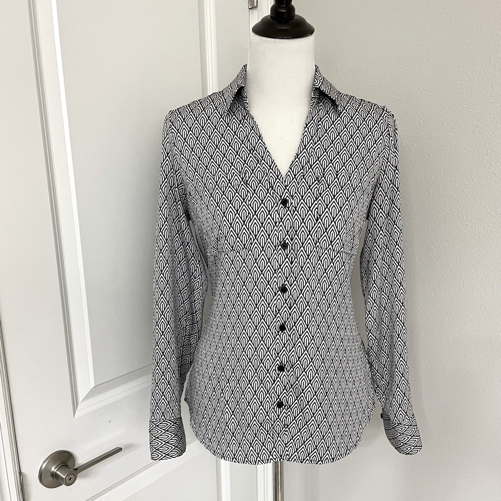 Express | Black/White Print Portifino Shirt | Size Small